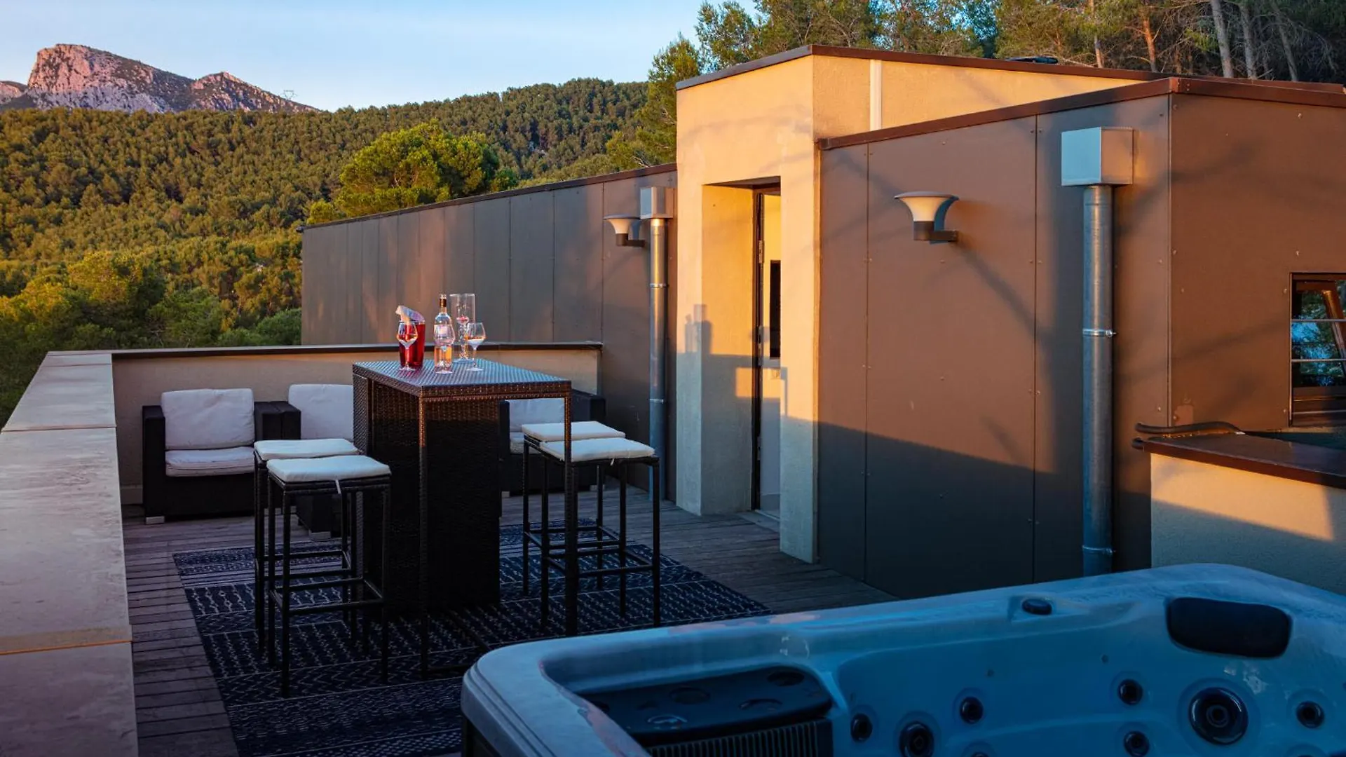 Villa Horizon 5* Piscine Jacuzzi Gemenos 0*,